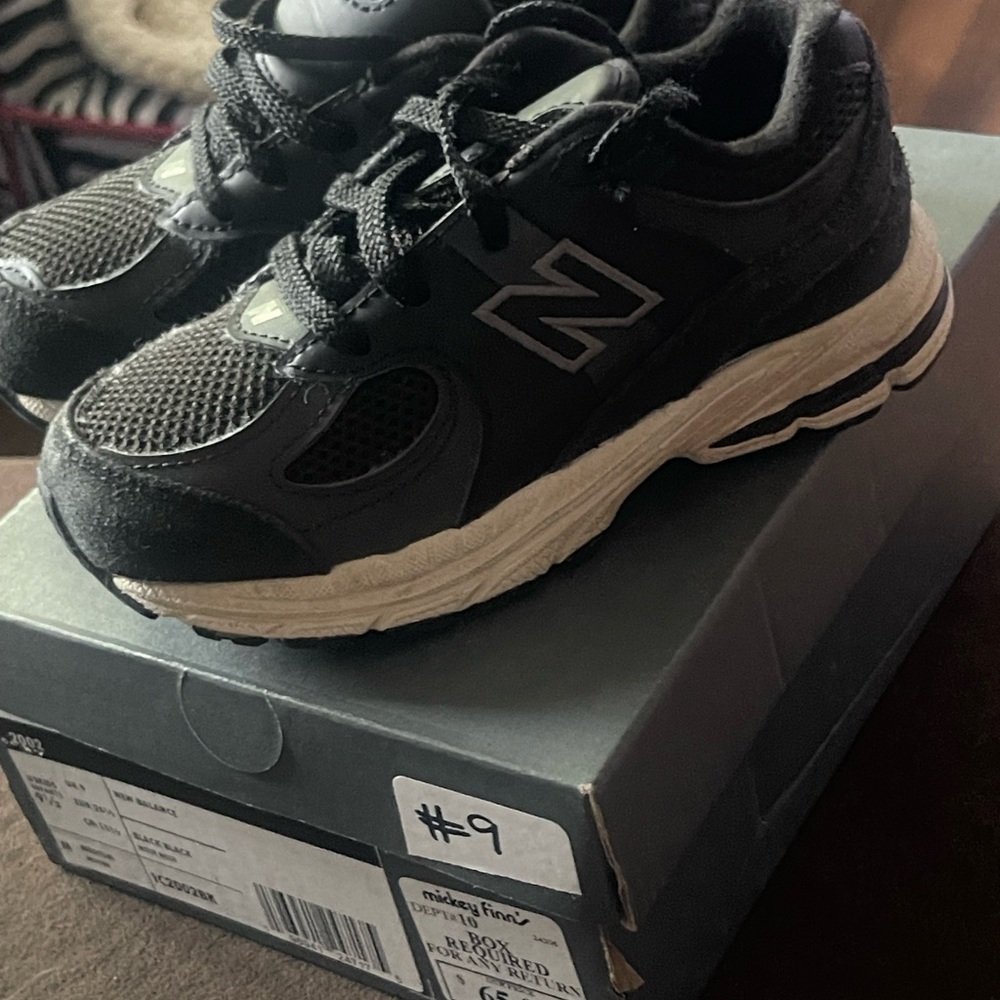 New Balance 2002R size 9.5c